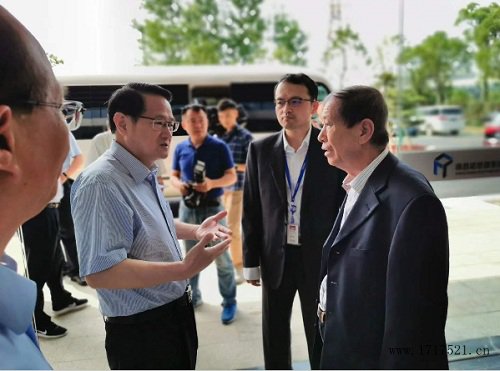 江西省委副书记、省长易炼红调研天津大学南昌微技术研究院